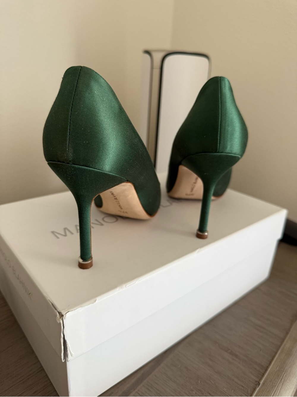 Manolo Blahnik Emerald Green Satin Crystal Buckle Pumps - Picture 4 of 4